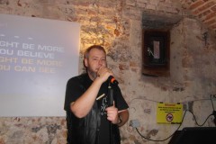 karaoke_bei_der_schlossparty_baumgarten_20250810_1221720643
