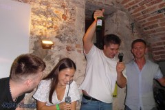 karaoke_bei_der_schlossparty_baumgarten_20240811_1097791205