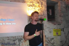 karaoke_bei_der_schlossparty_baumgarten_20240414_1216985312