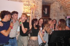 karaoke_bei_der_schlossparty_baumgarten_20251005_1906778235