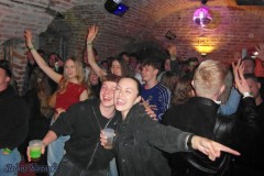 karaoke_bei_der_schlossparty_baumgarten_20250420_1407266829