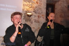 karaoke_bei_der_schlossparty_baumgarten_20250420_1609105210
